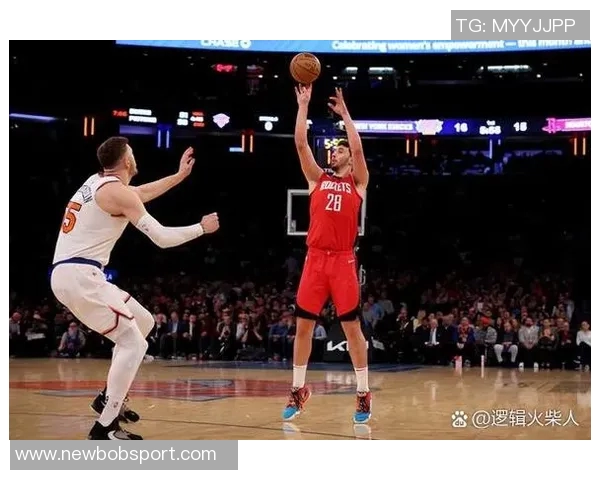 小哈达威火力全开14投8中砍下23分3篮板三分球11投7中展现实力 小哈达威火力全开14投8中砍下23分3篮板三分球11投7中展现实力