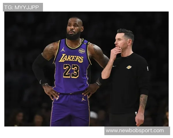 詹姆斯与太阳替补热聊JJ无奈错过雷迪克战术布置