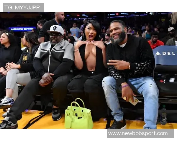 克莱女友马冬梅甜蜜分享二人合照引发热恋话题引网友热议