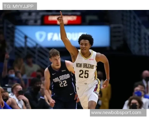 特雷墨菲22分钟内高效表现贡献18分7篮板3助攻展现出色状态